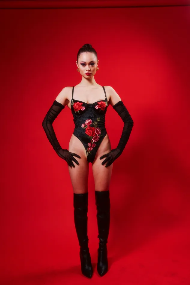Kilo Brava Vibrators Kilo Brava Velvet Applique Underwire Teddy
